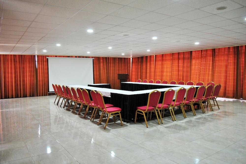 The Monarch Hotel Nairobi Extérieur photo